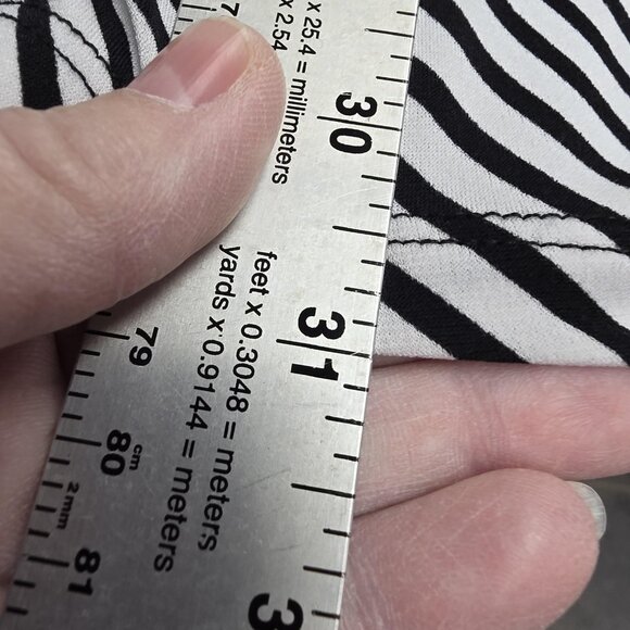 Cato Shirt Womens 26/28W Black White Sleeveless Mock Neck Lattice Keyhole Print - Picture 10 of 10